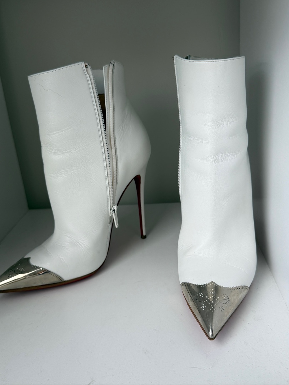 Christian Louboutin White Calamijane booties EU 37